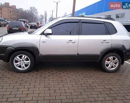 Сірий Хендай Туксон, об'ємом двигуна 1.98 л та пробігом 157 тис. км за 7800 $, фото 20 на Automoto.ua