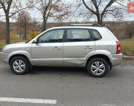 Сірий Хендай Туксон, об'ємом двигуна 2 л та пробігом 203 тис. км за 7700 $, фото 8 на Automoto.ua