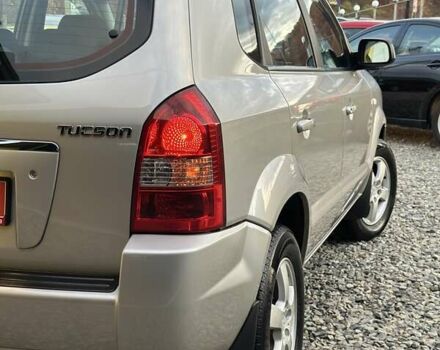 Хендай Туксон 2007 в Бережанах на Automoto.ua Серый Хендай Туксон, объемом двигателя 2 л и пробегом 172 тыс. км за 7400 $, фото 6 на Automoto.ua