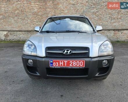 Хендай Туксон 2007 в Луцке на Automoto.ua Серый Хендай Туксон, объемом двигателя 1.98 л и пробегом 120 тыс. км за 7799 $, фото 2 на Automoto.ua