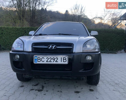 Хендай Туксон 2008 в Турке на Automoto.ua Серый Хендай Туксон, объемом двигателя 2 л и пробегом 274 тыс. км за 7200 $, фото 1 на Automoto.ua