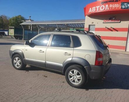 Хендай Туксон 2008 у Тернополі на Automoto.ua Сірий Хендай Туксон, об'ємом двигуна 1.98 л та пробігом 186 тис. км за 6600 $, фото 4 на Automoto.ua