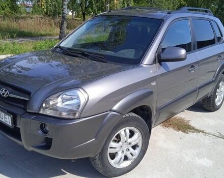 Сірий Хендай Туксон, об'ємом двигуна 2 л та пробігом 220 тис. км за 6500 $, фото 1 на Automoto.ua