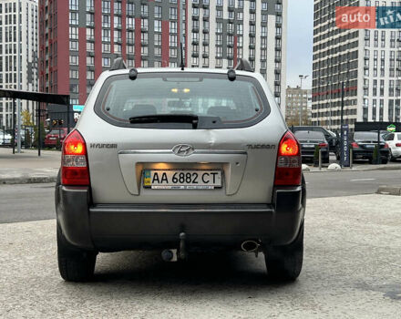 Хендай Туксон 2008 в Киеве на Automoto.ua Серый Хендай Туксон, объемом двигателя 2 л и пробегом 187 тыс. км за 7250 $, фото 16 на Automoto.ua