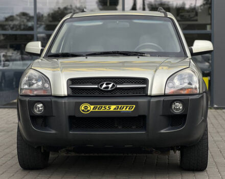 Серый Хендай Туксон, объемом двигателя 2 л и пробегом 167 тыс. км за 8600 $, фото 1 на Automoto.ua