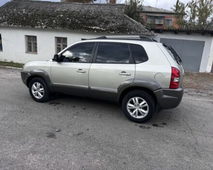 Хендай Туксон 2008 в Жмеренке на Automoto.ua Серый Хендай Туксон, объемом двигателя 2 л и пробегом 228 тыс. км за 6900 $, фото 10 на Automoto.ua