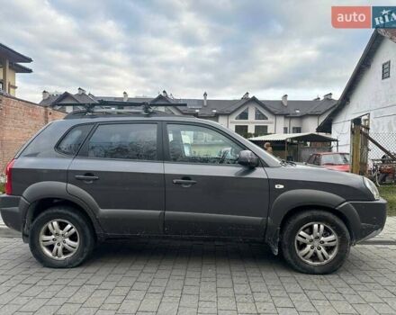 Сірий Хендай Туксон, об'ємом двигуна 1.99 л та пробігом 221 тис. км за 6000 $, фото 4 на Automoto.ua