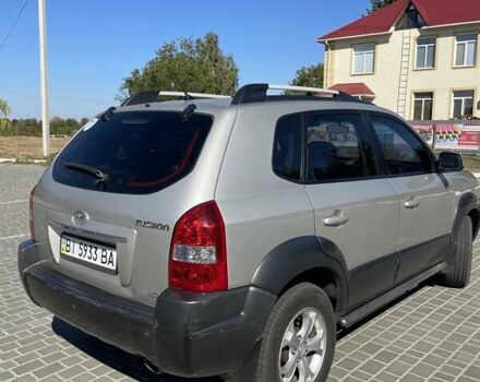 Сірий Хендай Туксон, об'ємом двигуна 0 л та пробігом 253 тис. км за 8000 $, фото 1 на Automoto.ua