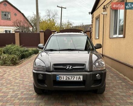 Хендай Туксон 2008 в Миргороде на Automoto.ua Серый Хендай Туксон, объемом двигателя 1.98 л и пробегом 177 тыс. км за 7950 $, фото 20 на Automoto.ua