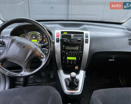 Хендай Туксон 2008 в Киеве на Automoto.ua Серый Хендай Туксон, объемом двигателя 2 л и пробегом 187 тыс. км за 7250 $, фото 31 на Automoto.ua