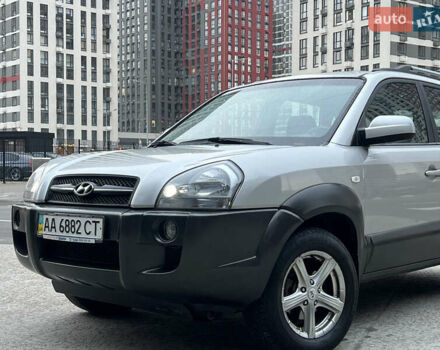 Хендай Туксон 2008 в Киеве на Automoto.ua Серый Хендай Туксон, объемом двигателя 2 л и пробегом 187 тыс. км за 7250 $, фото 4 на Automoto.ua