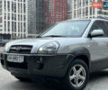 Хендай Туксон 2008 в Киеве на Automoto.ua Серый Хендай Туксон, объемом двигателя 2 л и пробегом 187 тыс. км за 7250 $, фото 4 на Automoto.ua