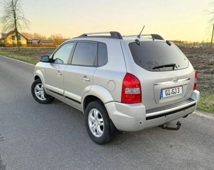 Серый Хендай Туксон, объемом двигателя 2 л и пробегом 234 тыс. км за 2149 $, фото 2 на Automoto.ua