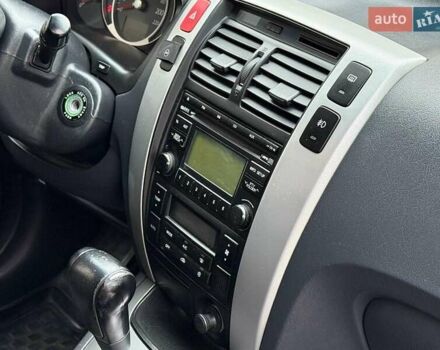 Серый Хендай Туксон, объемом двигателя 2.7 л и пробегом 210 тыс. км за 9290 $, фото 19 на Automoto.ua