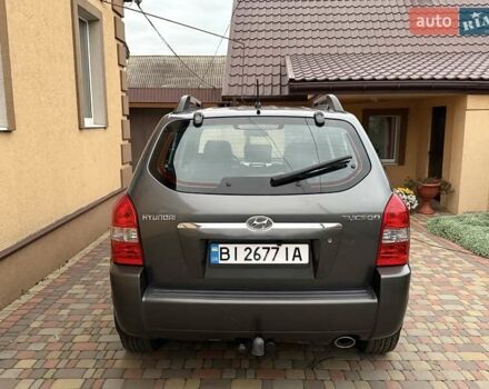 Хендай Туксон 2008 в Миргороде на Automoto.ua Серый Хендай Туксон, объемом двигателя 1.98 л и пробегом 177 тыс. км за 7950 $, фото 23 на Automoto.ua