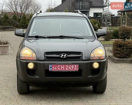 Сірий Хендай Туксон, об'ємом двигуна 2 л та пробігом 187 тис. км за 7700 $, фото 6 на Automoto.ua