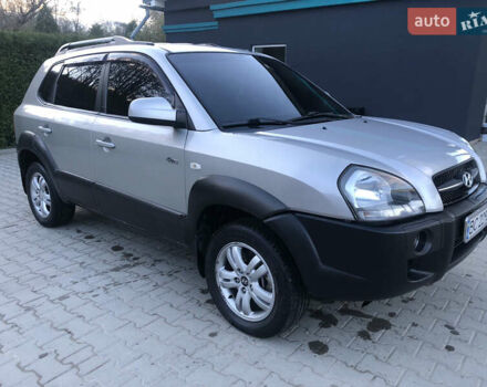 Хендай Туксон 2008 в Турке на Automoto.ua Серый Хендай Туксон, объемом двигателя 2 л и пробегом 274 тыс. км за 7200 $, фото 3 на Automoto.ua