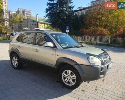 Хендай Туксон 2008 у Тернополі на Automoto.ua Сірий Хендай Туксон, об'ємом двигуна 1.98 л та пробігом 186 тис. км за 6600 $, фото 7 на Automoto.ua