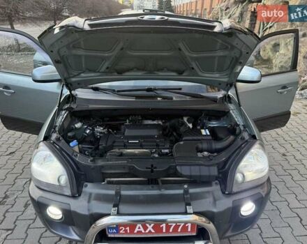 Серый Хендай Туксон, объемом двигателя 2 л и пробегом 217 тыс. км за 8200 $, фото 20 на Automoto.ua