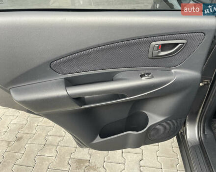 Сірий Хендай Туксон, об'ємом двигуна 2 л та пробігом 172 тис. км за 8550 $, фото 18 на Automoto.ua