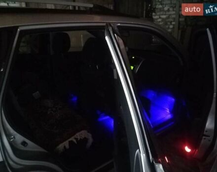 Сірий Хендай Туксон, об'ємом двигуна 1.98 л та пробігом 222 тис. км за 8000 $, фото 25 на Automoto.ua