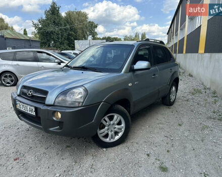 Сірий Хендай Туксон, об'ємом двигуна 1.98 л та пробігом 209 тис. км за 8400 $, фото 2 на Automoto.ua