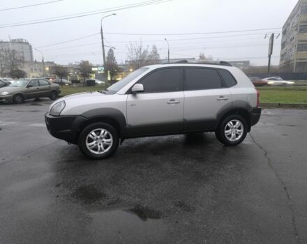 Сірий Хендай Туксон, об'ємом двигуна 2 л та пробігом 215 тис. км за 7750 $, фото 9 на Automoto.ua