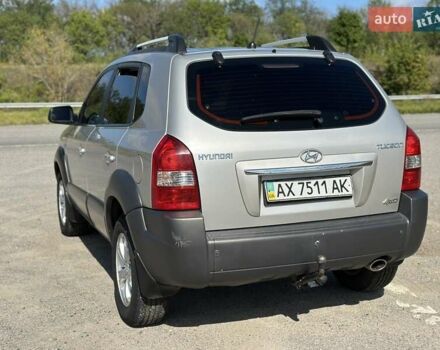 Серый Хендай Туксон, объемом двигателя 2 л и пробегом 173 тыс. км за 8800 $, фото 18 на Automoto.ua
