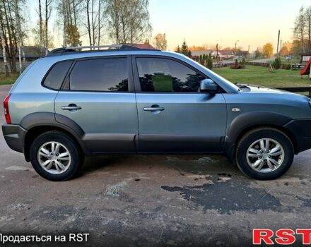 Серый Хендай Туксон, объемом двигателя 2 л и пробегом 220 тыс. км за 8800 $, фото 2 на Automoto.ua