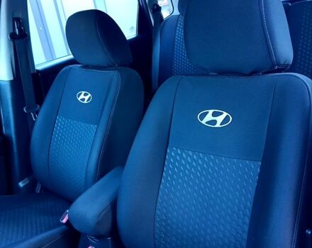 Сірий Хендай Туксон, об'ємом двигуна 2 л та пробігом 216 тис. км за 8200 $, фото 6 на Automoto.ua