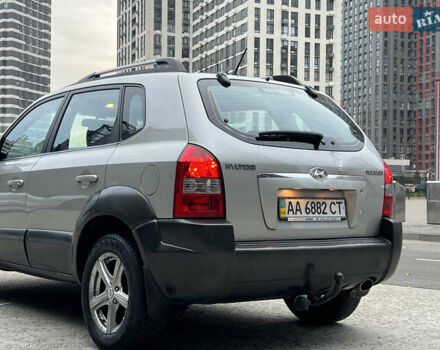 Хендай Туксон 2008 в Киеве на Automoto.ua Серый Хендай Туксон, объемом двигателя 2 л и пробегом 187 тыс. км за 7250 $, фото 25 на Automoto.ua