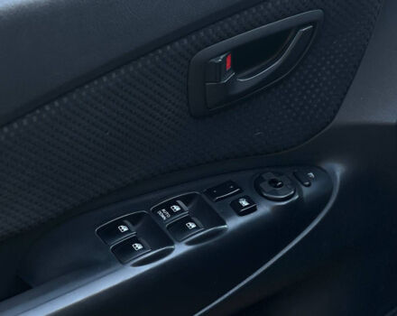 Сірий Хендай Туксон, об'ємом двигуна 2 л та пробігом 195 тис. км за 8300 $, фото 6 на Automoto.ua