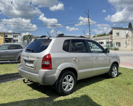 Сірий Хендай Туксон, об'ємом двигуна 2 л та пробігом 188 тис. км за 9200 $, фото 5 на Automoto.ua