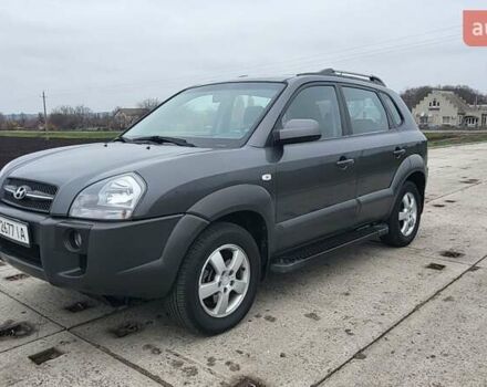 Серый Хендай Туксон, объемом двигателя 1.98 л и пробегом 177 тыс. км за 8200 $, фото 8 на Automoto.ua