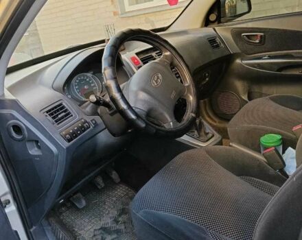 Серый Хендай Туксон, объемом двигателя 2 л и пробегом 220 тыс. км за 8000 $, фото 1 на Automoto.ua