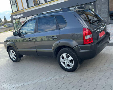 Сірий Хендай Туксон, об'ємом двигуна 2 л та пробігом 172 тис. км за 8550 $, фото 10 на Automoto.ua