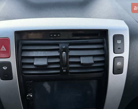 Хендай Туксон 2008 у Зборів на Automoto.ua Сірий Хендай Туксон, об'ємом двигуна 1.99 л та пробігом 228 тис. км за 8500 $, фото 5 на Automoto.ua