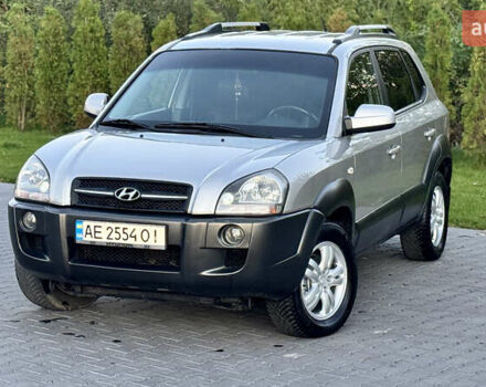 Хендай Туксон 2008 у Зборів на Automoto.ua Сірий Хендай Туксон, об'ємом двигуна 1.99 л та пробігом 228 тис. км за 8500 $, фото 14 на Automoto.ua