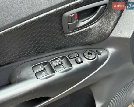 Серый Хендай Туксон, объемом двигателя 2.7 л и пробегом 210 тыс. км за 9290 $, фото 10 на Automoto.ua