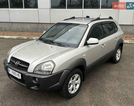 Серый Хендай Туксон, объемом двигателя 2 л и пробегом 263 тыс. км за 7300 $, фото 9 на Automoto.ua