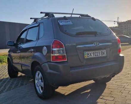 Хендай Туксон 2008 в Хмельницком на Automoto.ua Серый Хендай Туксон, объемом двигателя 1.98 л и пробегом 227 тыс. км за 7500 $, фото 1 на Automoto.ua
