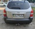Сірий Хендай Туксон, об'ємом двигуна 2 л та пробігом 370 тис. км за 7500 $, фото 6 на Automoto.ua