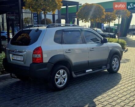Серый Хендай Туксон, объемом двигателя 1.98 л и пробегом 199 тыс. км за 8350 $, фото 2 на Automoto.ua