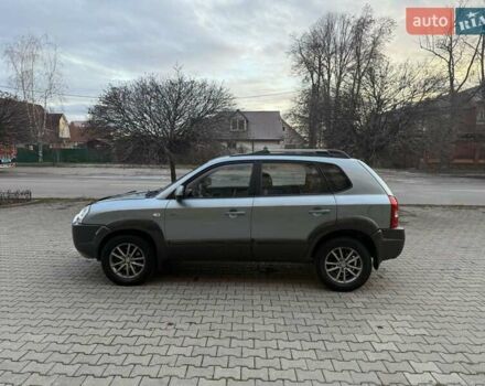 Серый Хендай Туксон, объемом двигателя 2 л и пробегом 217 тыс. км за 8200 $, фото 3 на Automoto.ua
