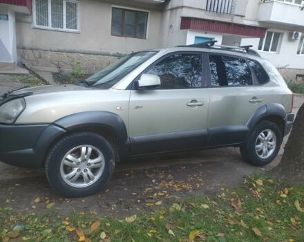 Хендай Туксон 2008 у Тернополі на Automoto.ua Сірий Хендай Туксон, об'ємом двигуна 2 л та пробігом 186 тис. км за 6600 $, фото 10 на Automoto.ua