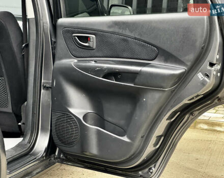 Сірий Хендай Туксон, об'ємом двигуна 2 л та пробігом 213 тис. км за 8500 $, фото 26 на Automoto.ua