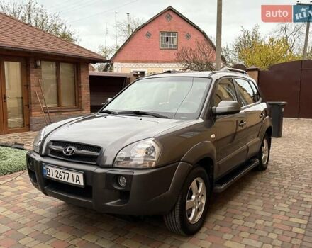 Хендай Туксон 2008 в Миргороде на Automoto.ua Серый Хендай Туксон, объемом двигателя 1.98 л и пробегом 177 тыс. км за 7950 $, фото 21 на Automoto.ua
