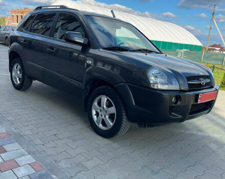 Сірий Хендай Туксон, об'ємом двигуна 2 л та пробігом 172 тис. км за 8550 $, фото 3 на Automoto.ua