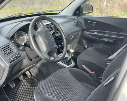Сірий Хендай Туксон, об'ємом двигуна 1.98 л та пробігом 210 тис. км за 4999 $, фото 11 на Automoto.ua