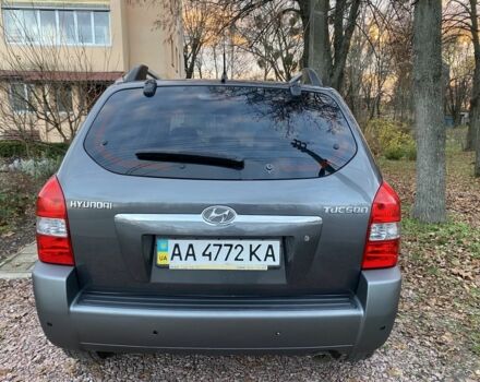 Сірий Хендай Туксон, об'ємом двигуна 2 л та пробігом 170 тис. км за 7600 $, фото 6 на Automoto.ua